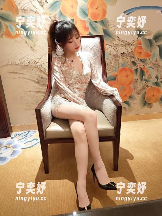 免费获取小女巫露娜的芳踪美图，看到都快醉了。