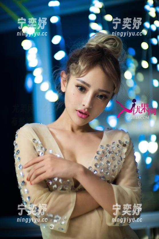 尤果网-Mikka涵涵 尤果网 - Mikka涵涵的制服美图分享,有些姿势我还真没见过,哟呵,值得琢磨。
