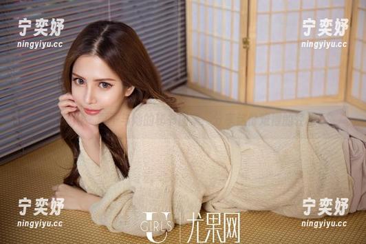 尤果网 - 栗子与她的秘书图集：分享这份难得的轻松
