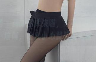 尤蜜荟 – 最新图库来啦，朱可儿在泳池的瑜伽，让人小心翼翼的想望