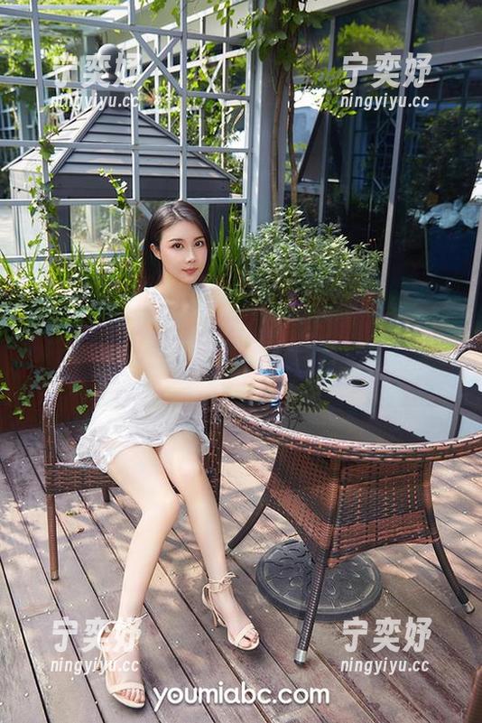 尤蜜荟 - 李承美的作品集——在高清中漫游一场浪漫的荒唐梦。