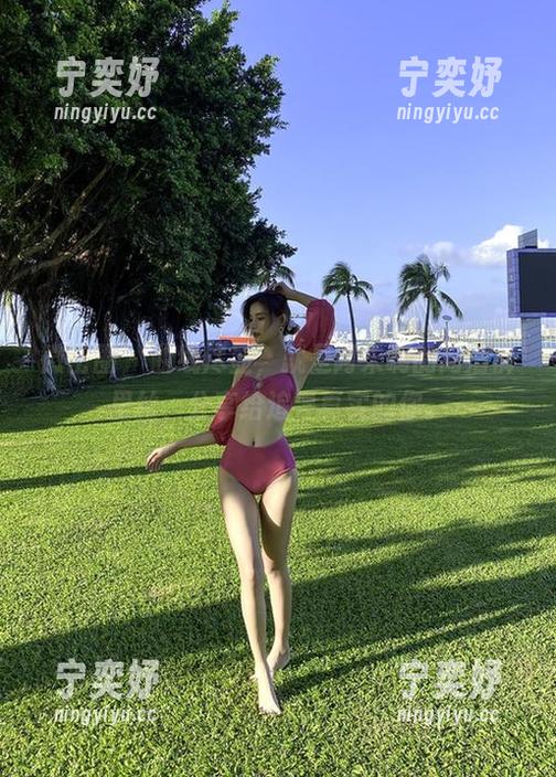 就是阿朱啊 微密圈 - 曲线尽显,就是阿朱啊的高清裤里丝,分享给追寻真实的你。