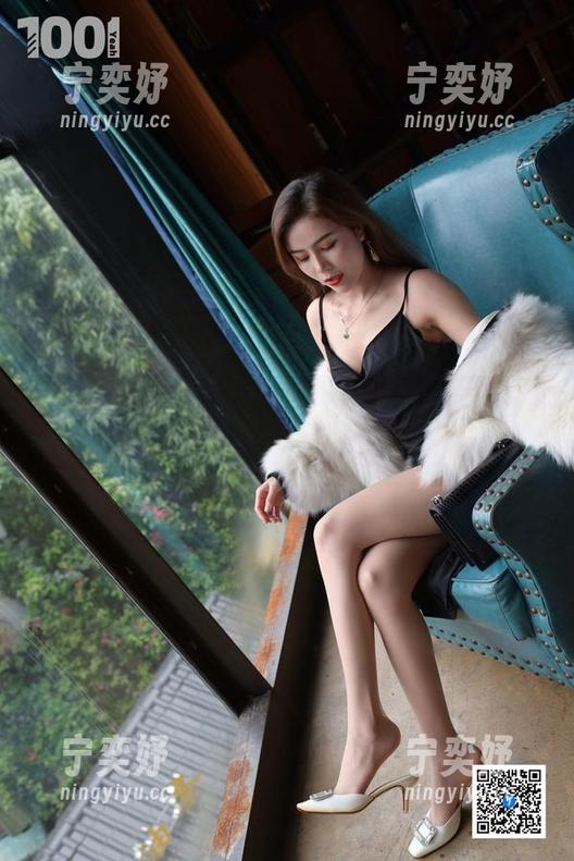 异思趣向-婉萍 异思趣向 - 全套写真,婉萍的森林女孩:谁说森林里没WiFi?我要发自拍视频!