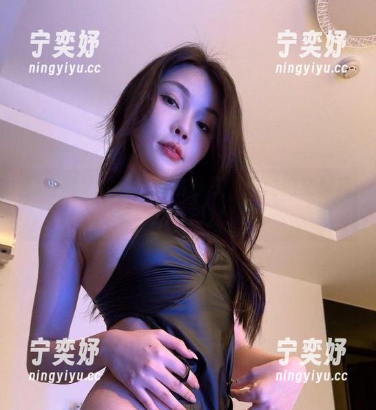 微密圈 - 徐莉芝泳衣分享，看她的身材我就想给自己打个折