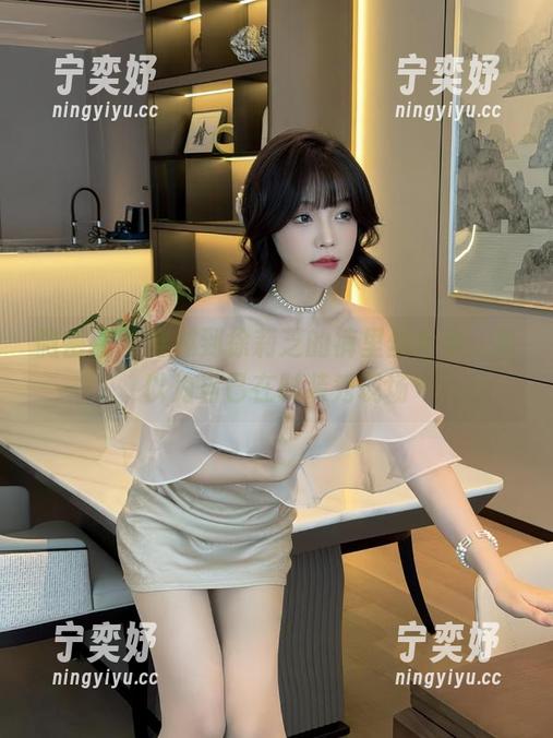 徐莉芝 微密圈 - 穿越到徐莉芝的裤里丝全集,真以为自己在时装秀现场