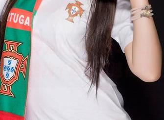 推女神 – 当梦娜Vanessa遇上短裙,资源多到让人想找个地方沉迷在这组合里!