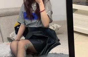 微密圈 – 在透明中漫步，提袜少女的精选写真集小插曲