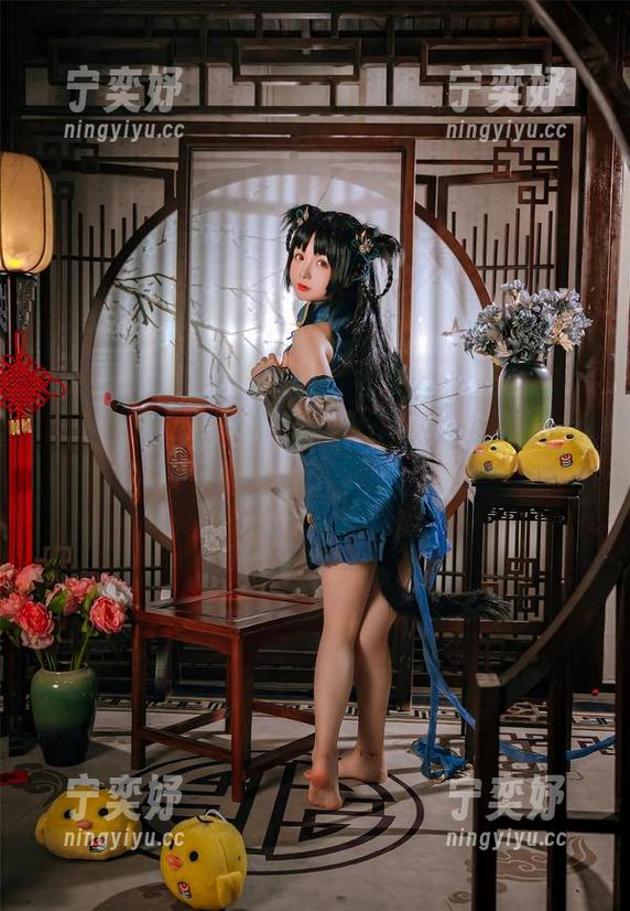 日奈娇图包推荐：女王不是神，穿衣搭配也是拼的吧。