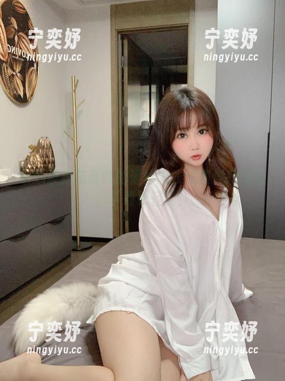 小心被是依酱吖的蕾丝内衣图集俘获情绪，下载更轻松！