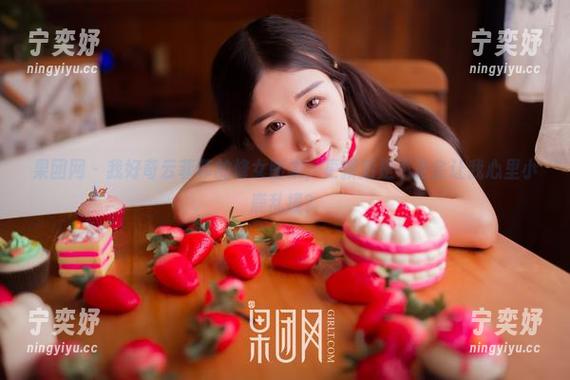 果团网-云菲菲 果团网 - 我好奇云菲菲的修女图集,更新后是不是会让我心里小鹿乱撞?