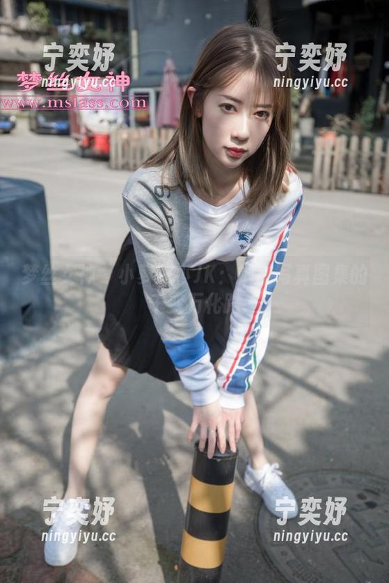梦丝女神 - 小萝莉小JK：端端写真图集的千变万化路