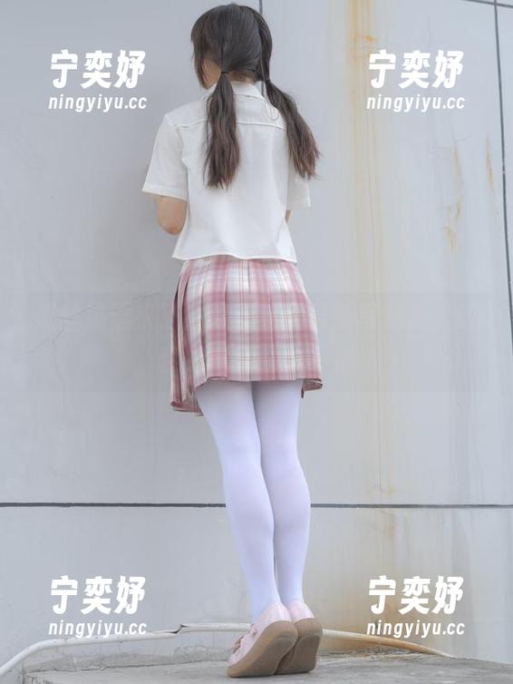 黑丝挑逗来了！森萝财团最新写真集，让你肚皮咕咕叫不停
