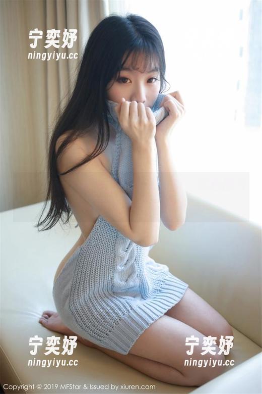模范学院 - 被骗钱的夏茉GIGI：黑色图片资源太好看，我也想要一张！