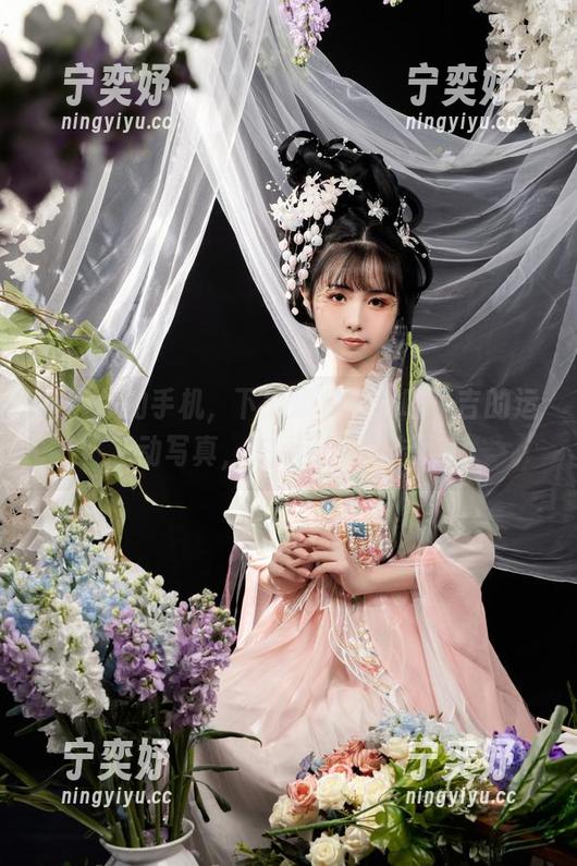爆机少女喵小吉 放下你的手机,下载爆机少女喵小吉的运动写真,来点视觉冲击。