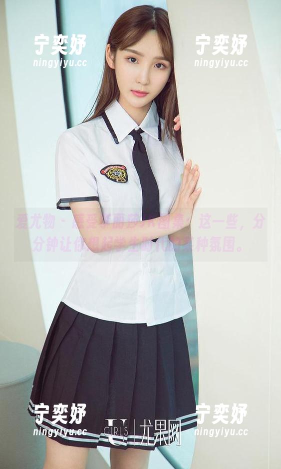 爱尤物 - 感受李丽莎JK图集：这一些，分分钟让你想起学生时代的某种氛围。