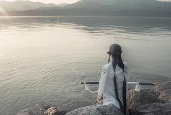 看“爱老师_PhD”的作品，秘密在哪里？我还在寻找中…