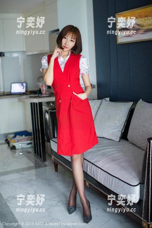 爱蜜社-LindaLinda 爱蜜社 - 我在想,LindaLinda的“姐姐”写真中隐藏了多少小心思啊…