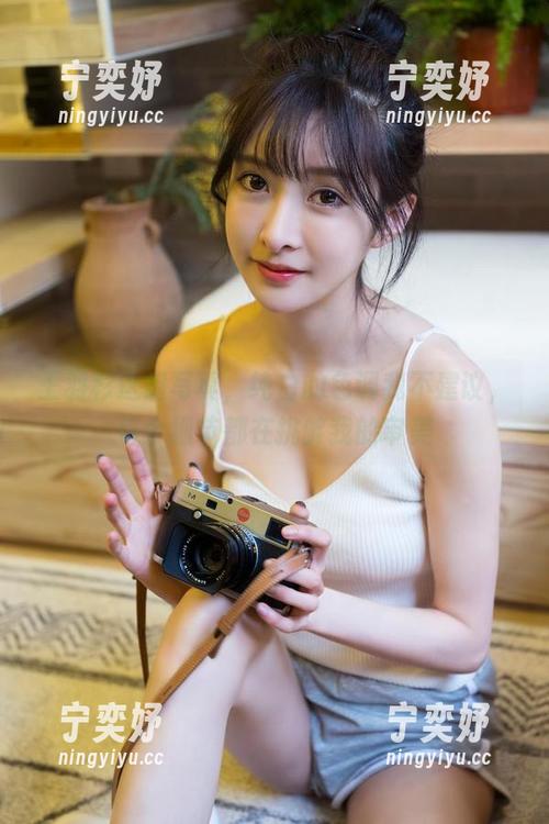 王羽杉 王羽杉这组写真,纯白的色调我不建议,每个细节都在挑衅我的审美