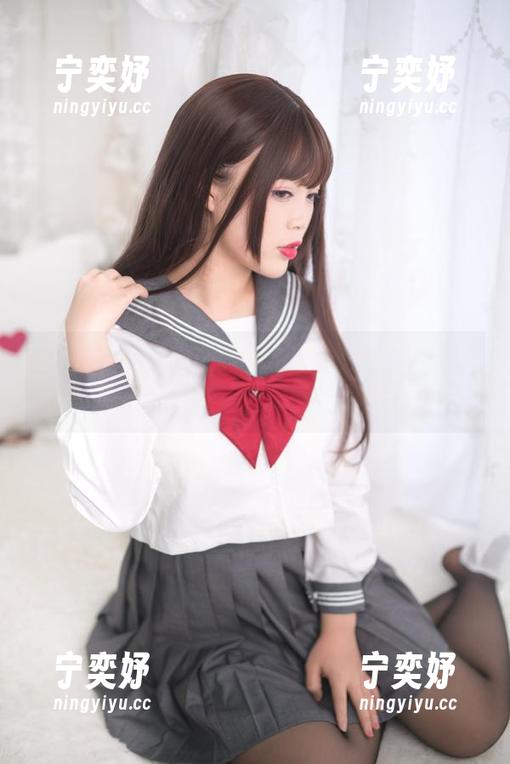 白烨烨的泳衣COS，简直是沙滩的节奏感，快来收藏资源吧。