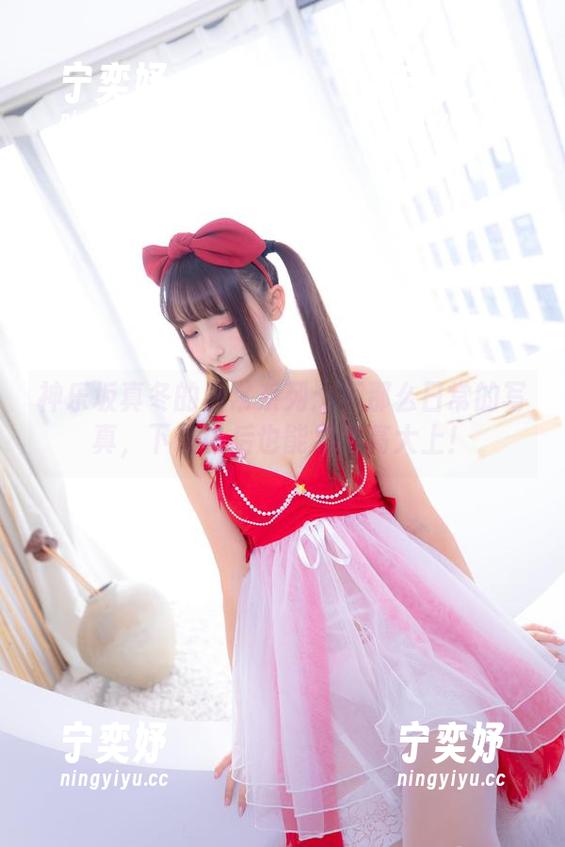 神乐坂真冬 神乐坂真冬的日常系列:不那么日常的写真,下载以后也能显得高大上!