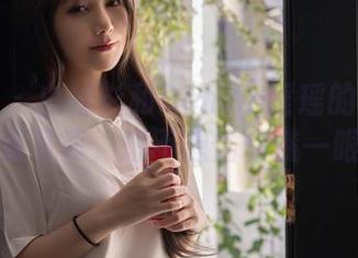 秀人网 – 白衬衫和Demon瑶瑶的约会：免费写真，想不想偷偷瞧一眼？