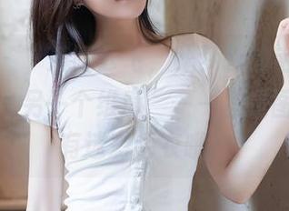 秀人网 – “茶暖云飞，叶梦轩的毛衣写真带你进入另一个维度”——但是图包里没有迷彩毛衣哦！