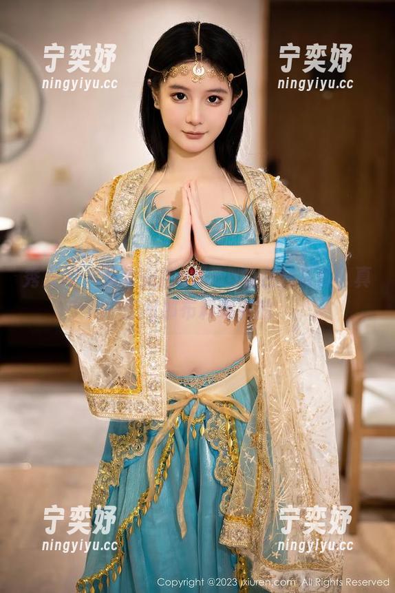 秀人网-安然anran 秀人网 - 再看安然anran的白丝写真,真想问那布料哪买的