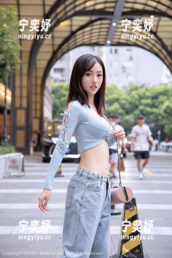秀人网-李可儿 秀人网 - 小豹纹也有大作为,李可儿的最新作品集上线!