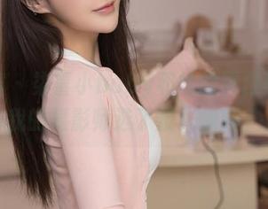 秀人网 – 柒喜小baby和她的黑白美图：我的摄影师选了反光镜吗？