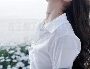 秀人网 – 在王俪丁呀的独特办公室，精选套图随性闲逛