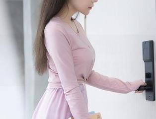 秀人网 – 女神王雅姗是我的原图，下载后能否在朋友圈拿捏霸气？