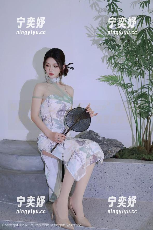 秀人网-舌尖上的菊花ace 秀人网 - “舌尖上的菊花ace”裸足写真集分享,这次穿得真少,恍若在呼吸。