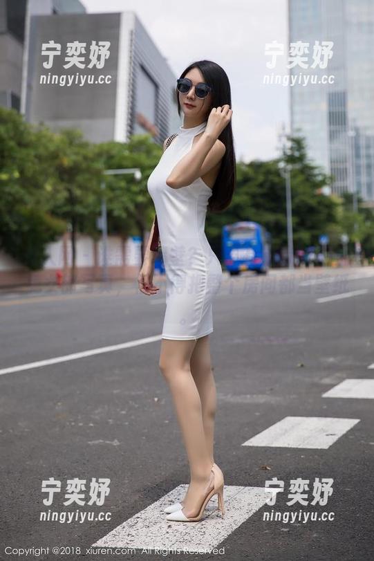 秀人网-诗诗kiki 秀人网 - 谁需要墙壁?只要有诗诗kiki的兔女郎写真,恨不得把整个房间都当壁纸。
