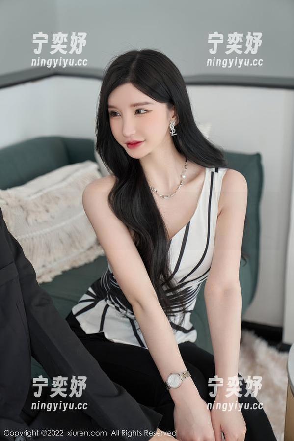 秀人网-贾诗晗 秀人网 - 美丽的不只是名字,还有贾诗晗的秘书写真,赶紧来下载吧!