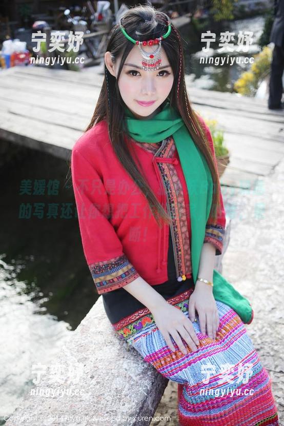 美媛馆-狐小妖Baby 美媛馆 - 不只是办公,狐小妖Baby精选的写真还让你想把工作搬回家,哈哈,果断!