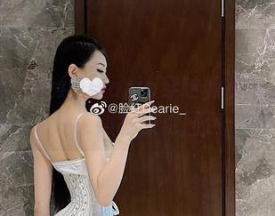 微密圈 – 脸红Dearie穿越俯视角,无圣光也照样惊艳图包