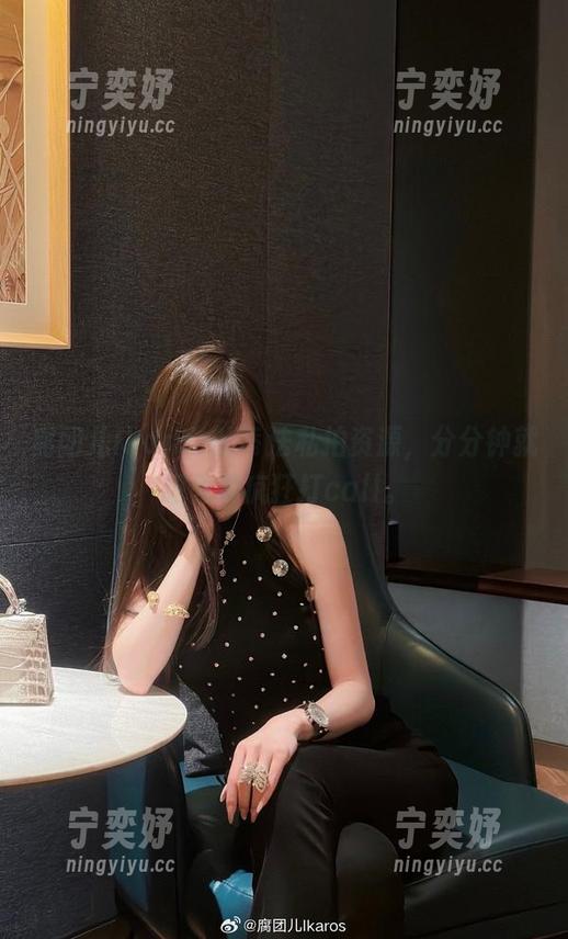 腐团儿Ikaros的蒂法私拍资源，分分钟就想为其疯狂打call。