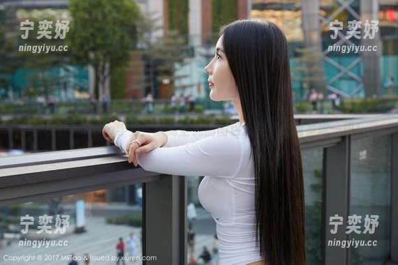 蜜桃社-Rola 蜜桃社 - Rola学姐:脱离圣光的图包人生,燃情呈现一切!