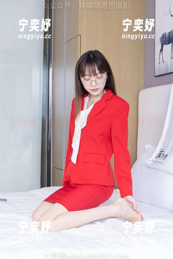 袜啵啵-奶油 袜啵啵 - 直击黑棉袜:奶油的高清图包值得一瞧