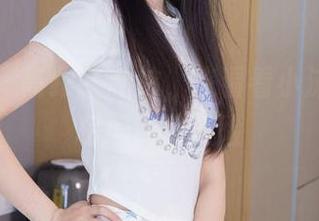 袜啵啵 – 高跟鞋私拍，来看看小沫的优雅和摔倒的风险