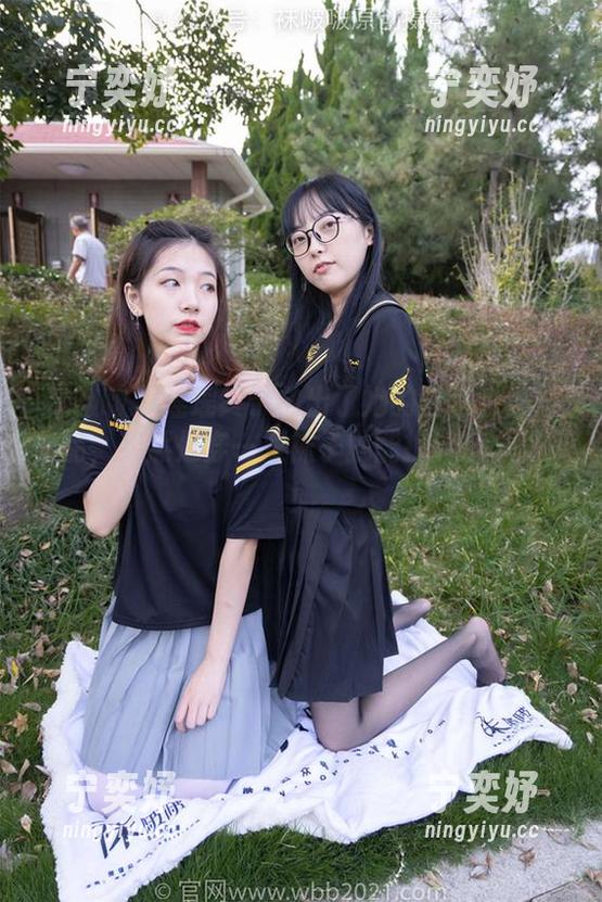 袜啵啵-瑶瑶 袜啵啵 - 瑶瑶终于放出了她的全套白棉袜作品,果然是穿一双袜子就能撑起一个夏天!