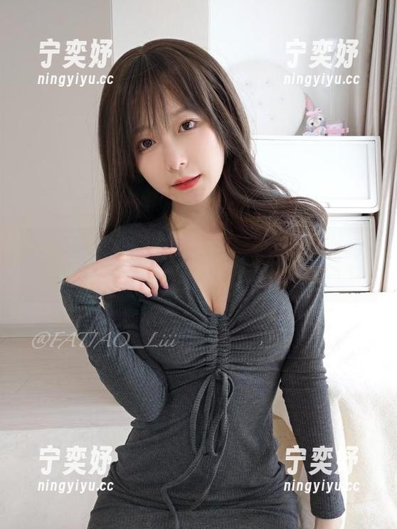 这一组迷之呆梨的吉他妹妹高清写真，刺激我不少模糊的回忆。