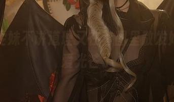 看，雯妹不讲道理又在套图里散发她的可爱光芒了