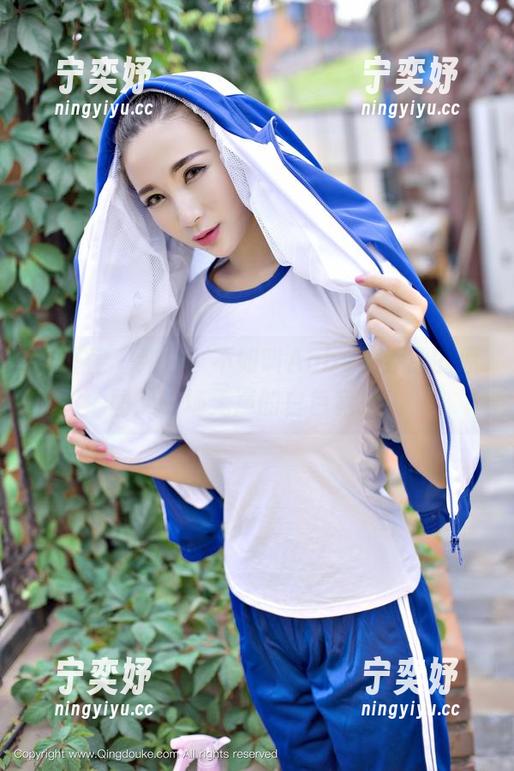 青豆客-Abby王乔恩 青豆客 - 纯白?不如叫Abby王乔恩的原图:一场无声的白色竞技!