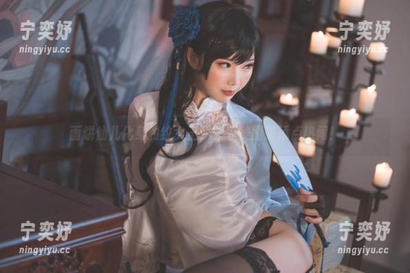 面饼仙儿化身豹纹女王，分享美图来添点热闹！
