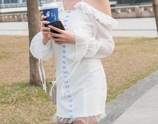 魔镜街拍 – 福利与超短裙，艾小青的微妙技艺和肉丝的完美结合，来一波盘点吧！